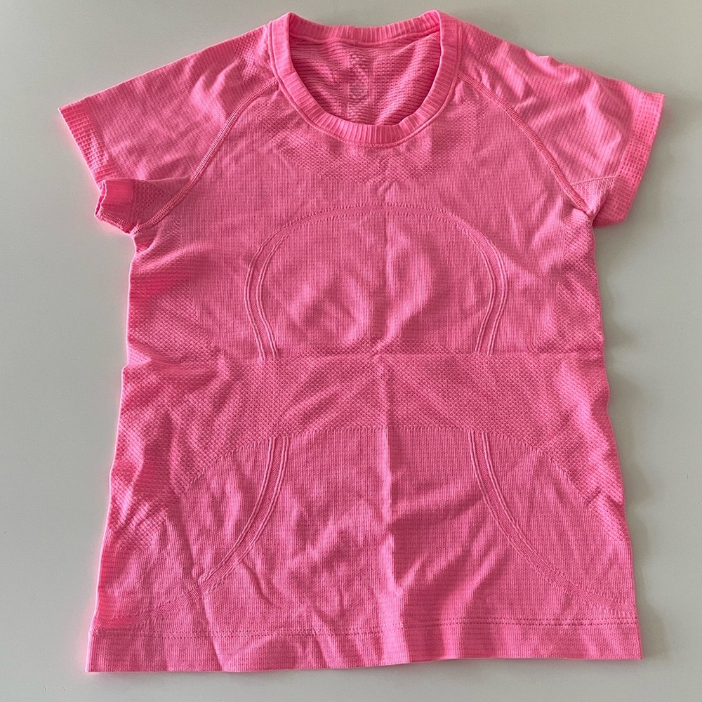 Hot pink Lululemon swiftly tech tshirt